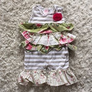 Giggle Moon outfit sz 6 M GUC